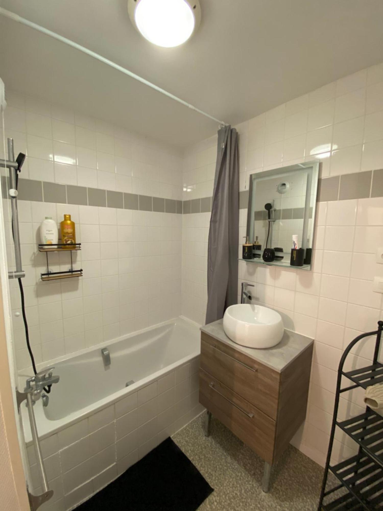 Appartement Spacieux - 10' Gare Angers Exterior foto